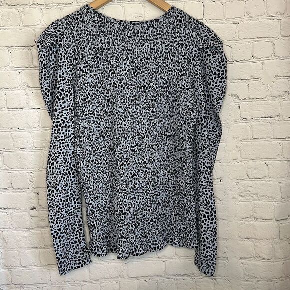 Parker Women’s Blue Black Leopard Long Sleeve Smocked Top Shirt size Medium - Picture 6 of 7
